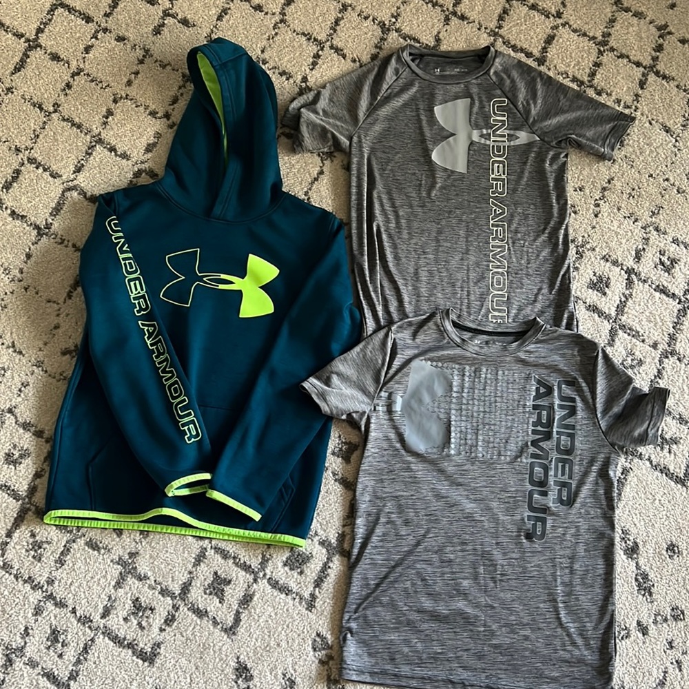 Boys Under Armour tops